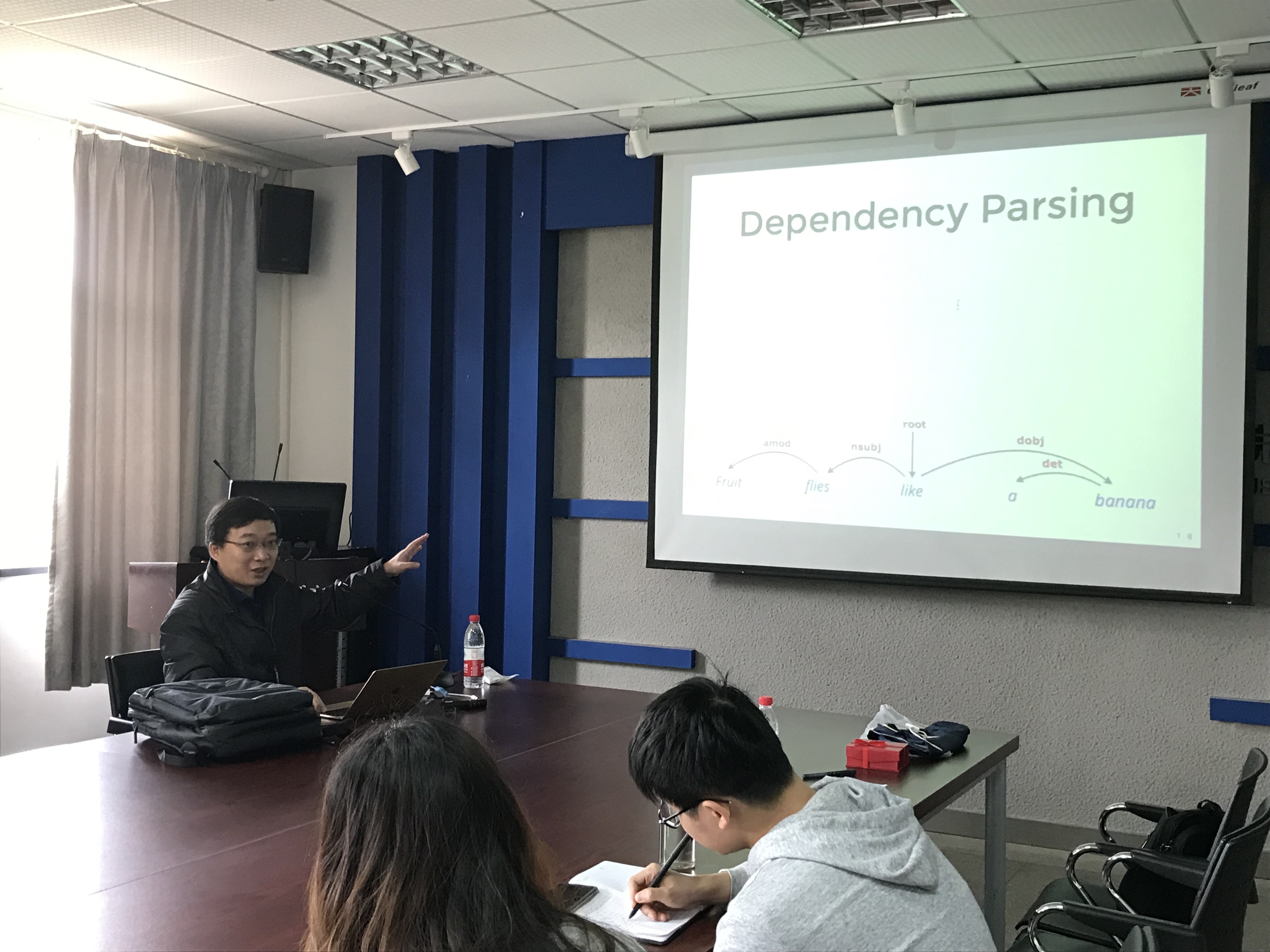 新加坡科技与设计大学陆巍教授做客第129期光电信息大讲堂